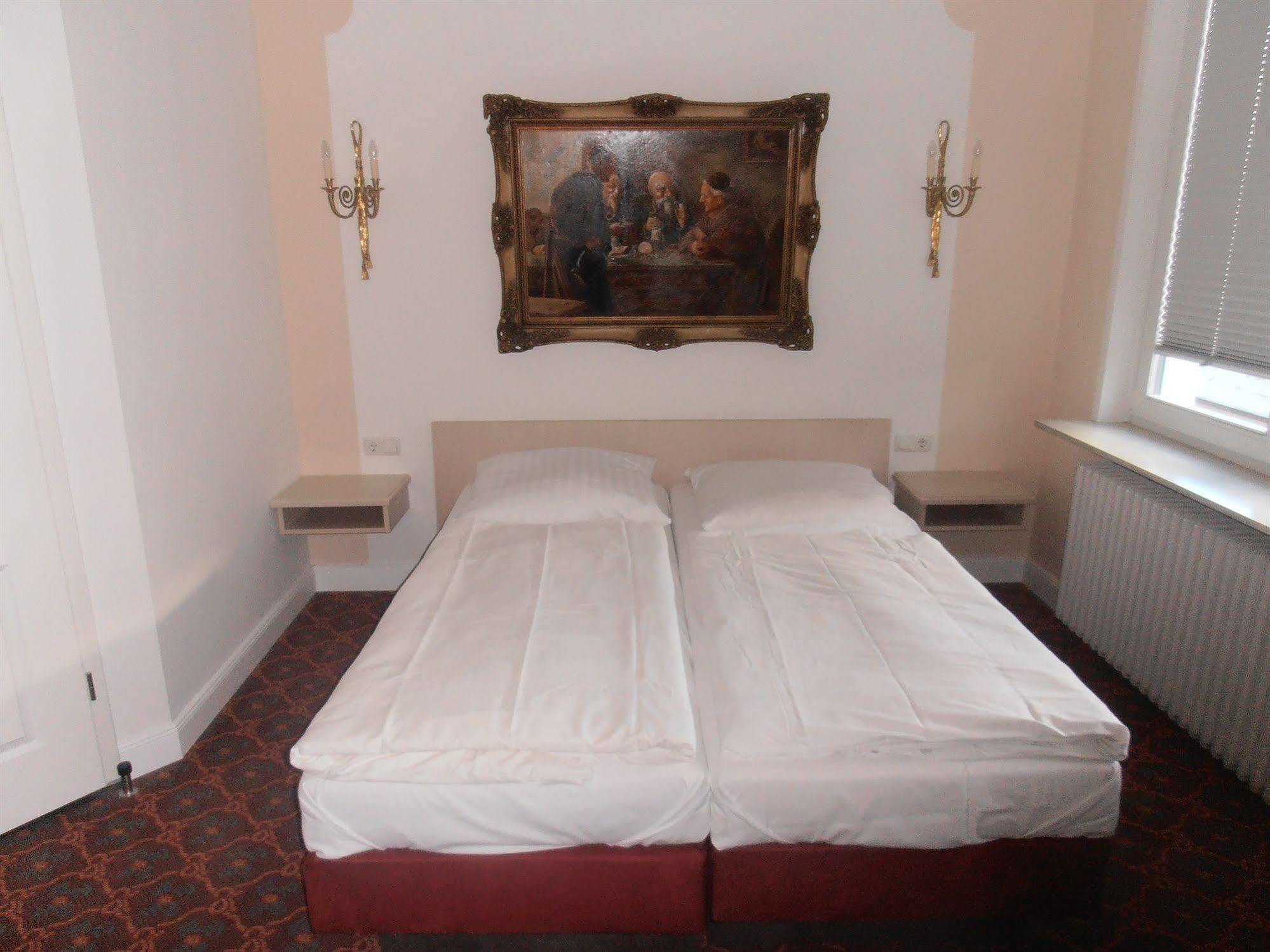 Hotel Hesse Schenefeld  Bagian luar foto